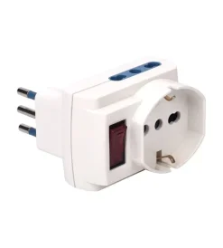 Adattatore multisize polypool colore bianco con spina standard italiana e 3 prese pluristandard 10a/16a