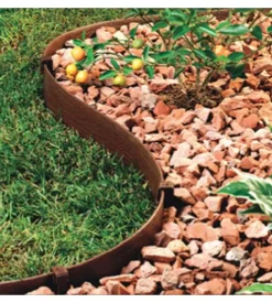 Bordura da esterno in plastica marrone con 6 picchetti 3 metri