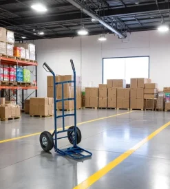 Carrello per trasporto con ruote pneumatiche e portata massima di 250 kg essenza 55x68x116 cm