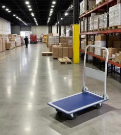 Carrello pieghevole con pianale e ruote piroettanti intercambiabili portata 150 kg