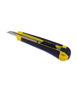 Cutter universale 9 mm.