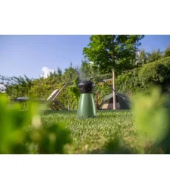 Kit geyser nebulizzatore antizanzare a batteria stocker 2l 2,5 bar 3,6v 2,5ah con tubo diffusore da 10 m e disabituante florifens 100 ml