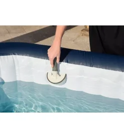 Kit per la pulizia delle piscine lay-z-spa bestway - cod. 60310
