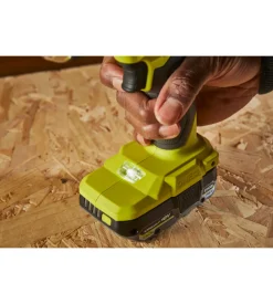 Kit trapano a percussione a batteria ryobi 