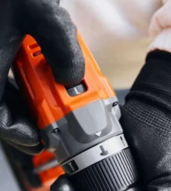 Kit valigetta trapano avvitatore a percussione a batteria black+decker 