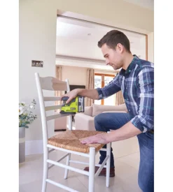 Levigatrice orbitale palmare a batteria ryobi 