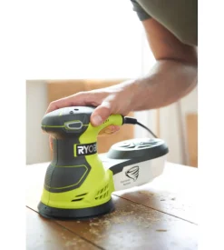 Levigatrice rotorbitale elettrica ryobi "ros300" 300 w
