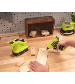 Pistola a caldo mini a batteria ryobi "rglm18-0" 18v, solo corpo macchina