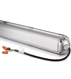 Plafoniera led impermeabile 70w 1,5m 6000k