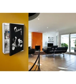 Portachiavi da interno con 16 ganci - sportello con intagli.