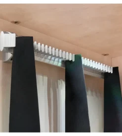 Portacravatte estraibile in alluminio e plastica