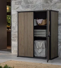 Portattrezzi multiuso keter "vertical shed venetian" in resina effetto legno 140x73,6x170,4 cm