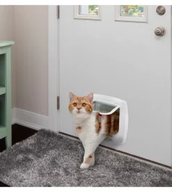 Portina per gatti e piccoli cani ferplast "swing 5" con chiusura 4 vie e protezione aria in plastica bianco 22,5x9,6x25,2 cm