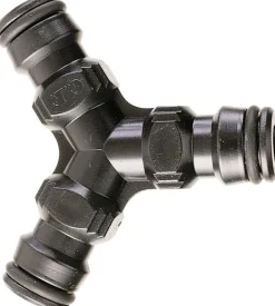 Raccordo a tre innesti.