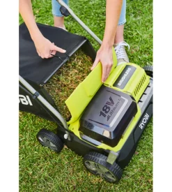 Scarificatore a batteria ryobi "ry18sfx35a-0" 18v 35 cm , solo corpo macchina