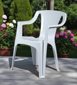 Sedia da esterno con schienale basso 