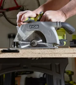Sega circolare a batteria ryobi "r18cs-0" solo corpo macchina 165 mm 18v