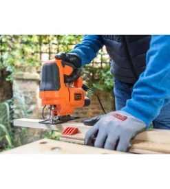 Seghetto alternativo elettrico black+decker "bes602-qs" lama 18 mm 400w