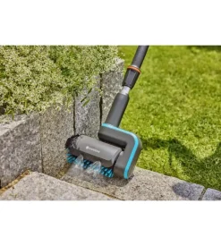 Spazzola multifunzione a batteria gardena 