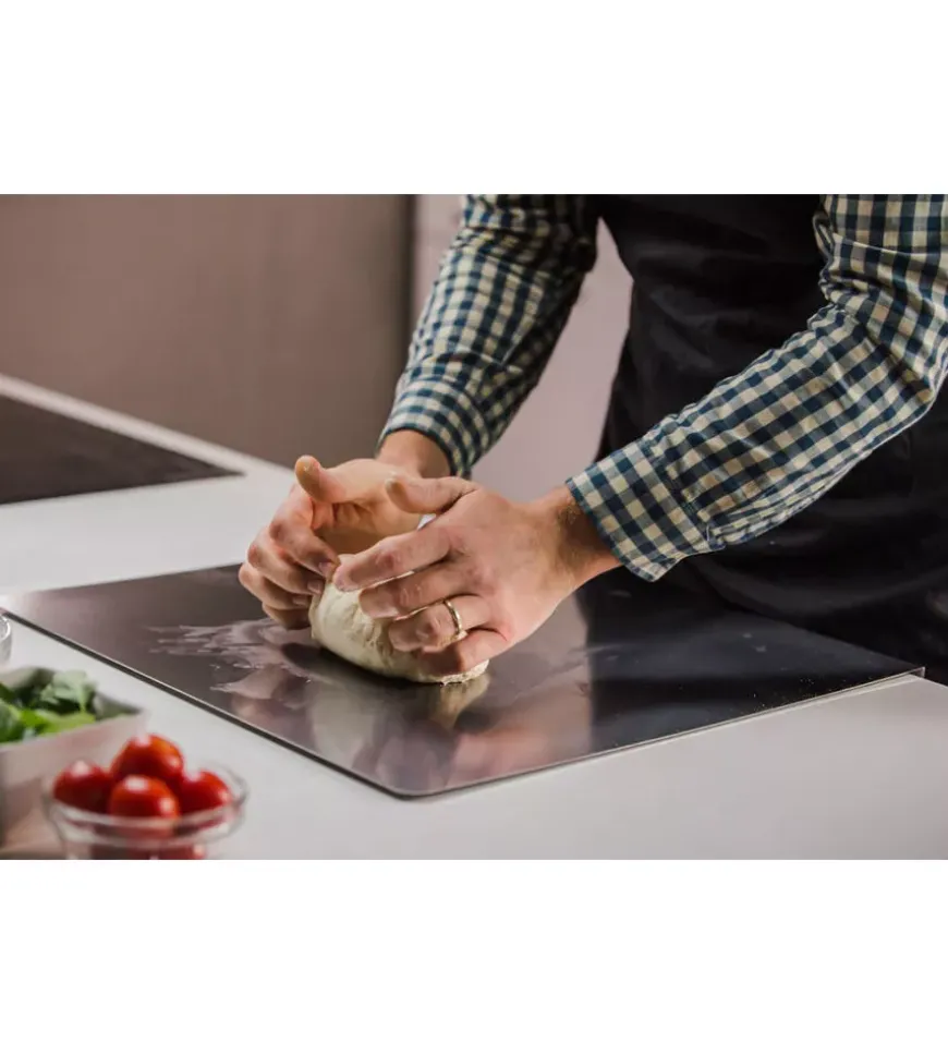 Spianatoio/tagliere in acciaio gimetal con antiscivolo e bordo, 49x47 cm