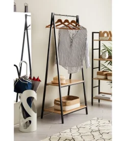 Stender appendiabiti in metallo nero e legno con 2 ripiani, 64x40x150 cm