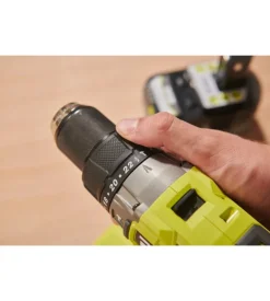 Trapano avvitatore a percussione a batteria ryobi 