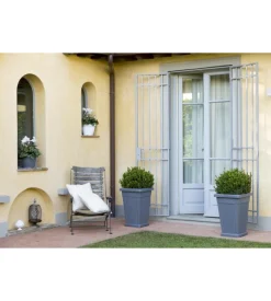 Vaso piramide c/sottovaso grigio